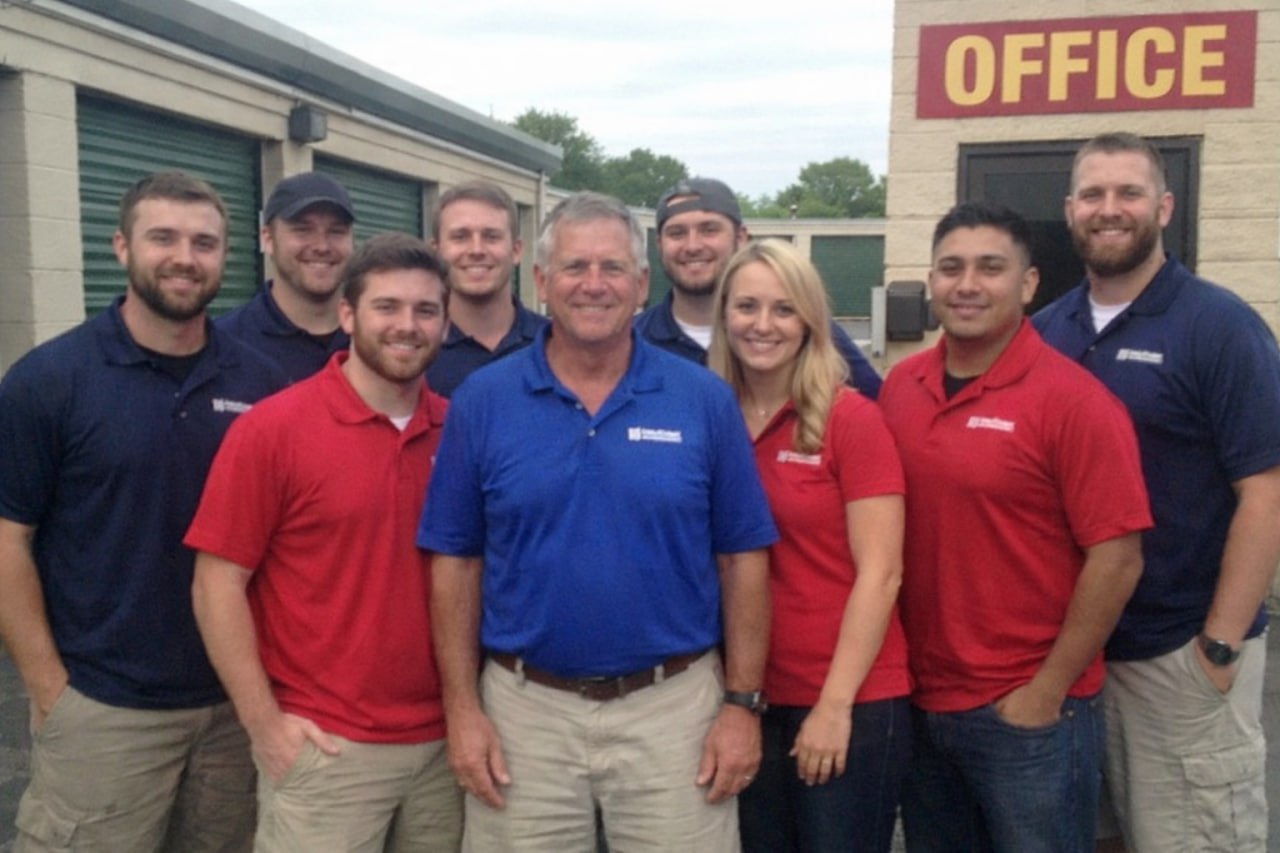 Water damage restoration professionals in Des Plaines, IL